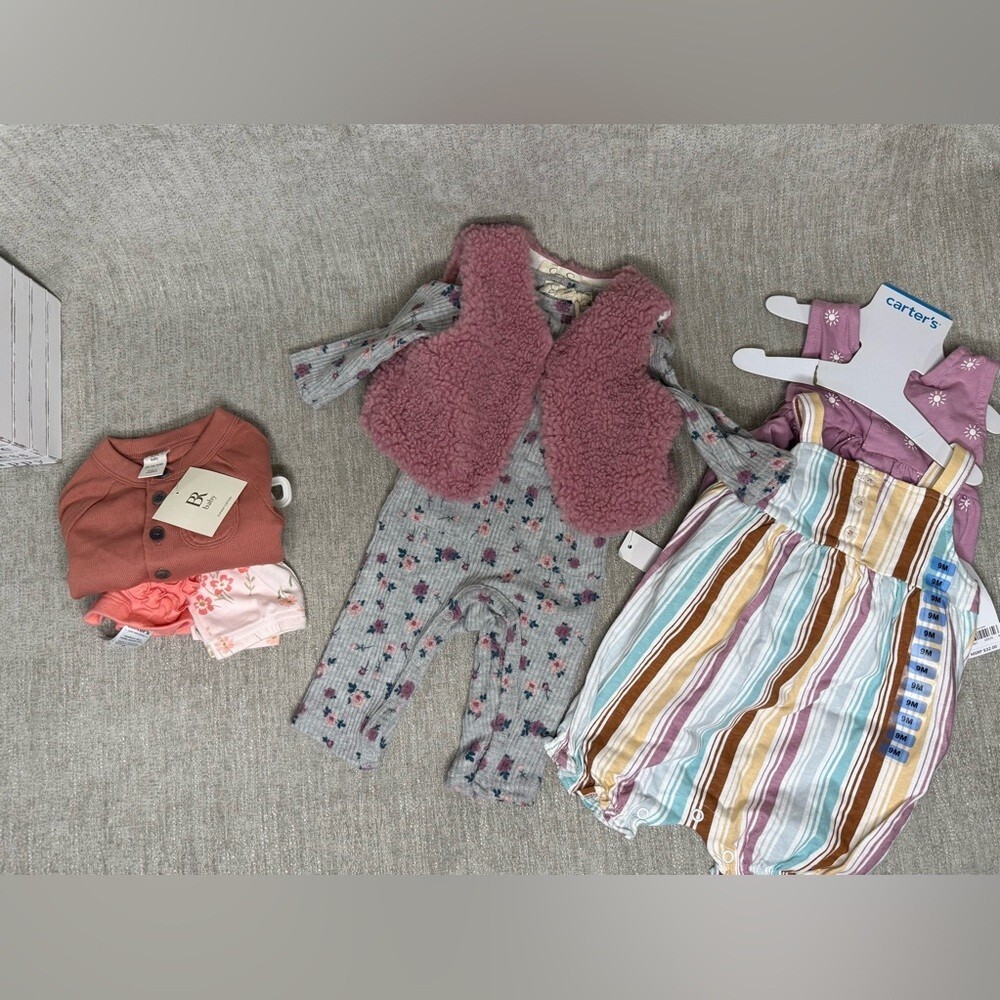 NWT Newborn-3M Baby Girl Bundle BR Baby + Floral Outfit